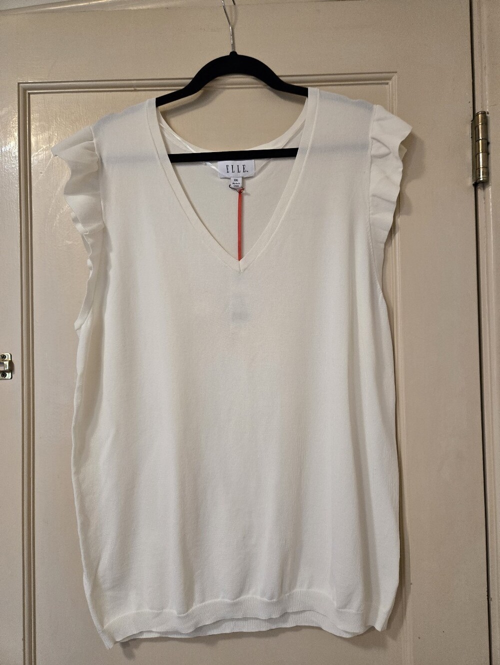 New With Tags ELLE Cream V-Neck Ruffle Cap Sleeve Tank